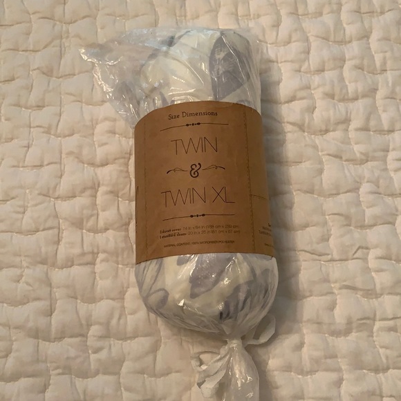 Duvet Cover 2 piece for Twin/Twin XL - Picture 2 of 5